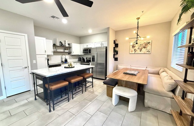 Charming 2-bedroom townhome with AC, WiFi in terrific Phoenix