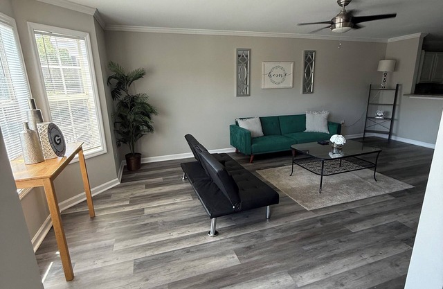 Charming 2-bedroom townhome in marvelous Athens with AC