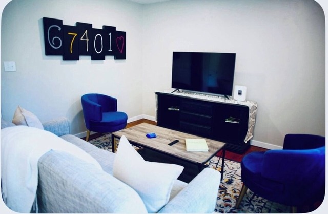 Charming 2-bedroom updated pet-friendly home in Central Salina!