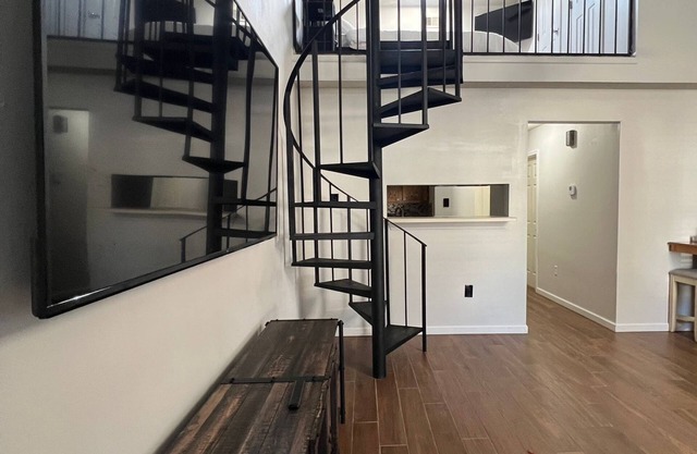 Charming 2-bedroom townhome in brilliant Baton Rouge minutes from LSU