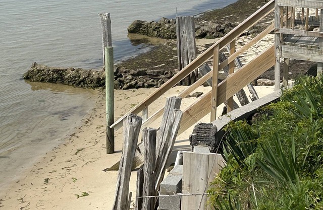 Charming 2-bedroom house right next to beach in gorgeous cape Charles