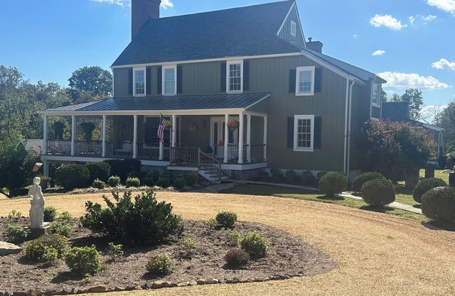 Charming 2-bedroom apartment near Charlottesville on 12 beautiful acres, WIFI