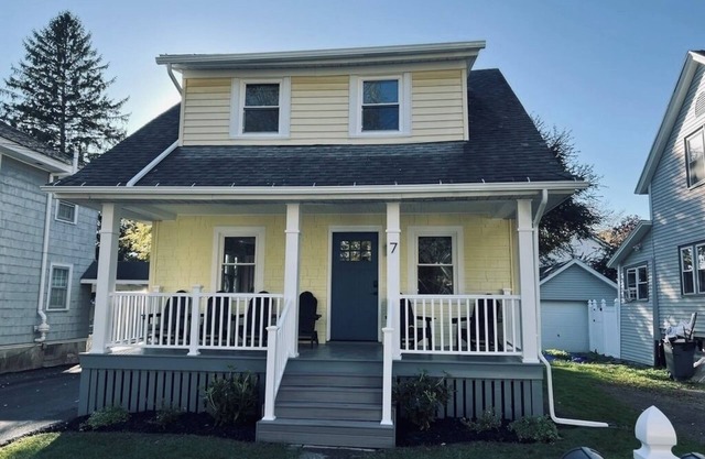 Charming 2-bedroom house in delightful Hammondsport with AC, WiFi