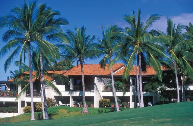 Charming 2-bedroom resort with fitness room and AC in awesome Kailua-Kona