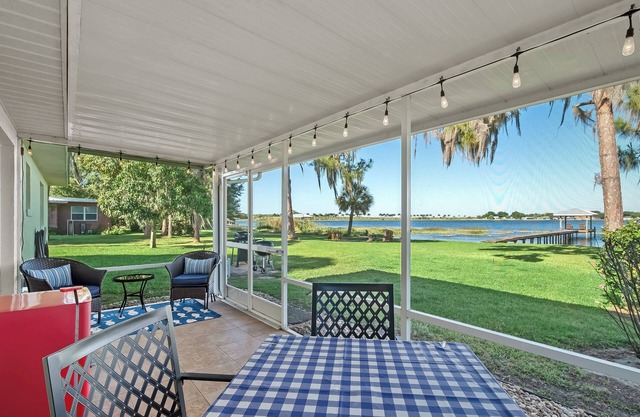 Charming 2-bedroom house with AC and WiFi in enchanting Lake Placid