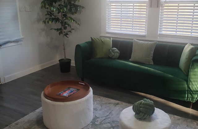 Charming 2-bedroom house in lively New Orleans with AC, WiFi