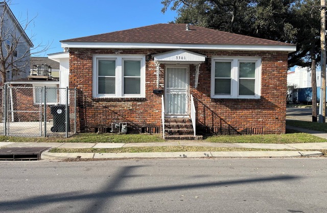 Charming 2-bedroom house with AC and WiFi in fabulous New Orleans