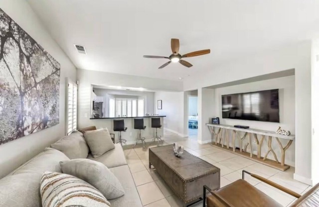 Charming 2-bedroom 2 full bath house, AC, Full Kitchen in fabulous Palm Desert