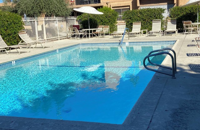 Charming 2-bedroom condo in enchanting Palm Springs with AC, WiFi, Pool. Gym