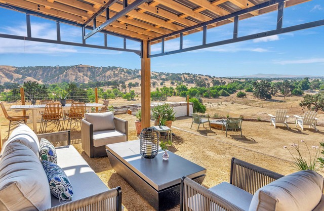 Charming 2-bedroom Home in the Heart of Wine Country