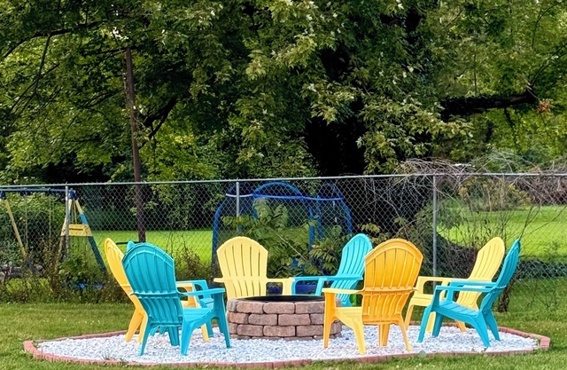 Charming 2-bedroom apartment with WiFi, AC in fabulous Seneca Falls