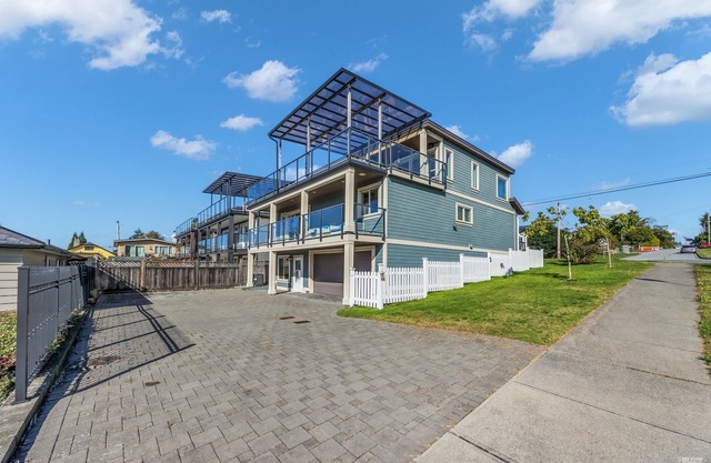 Charming 2-bedroom villa in lovely White Rock with WiFi