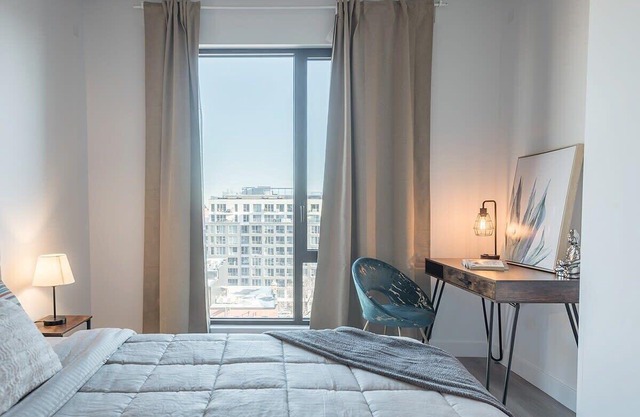 Charming 2 BR - Indoor Parking