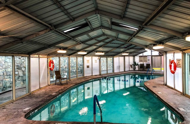 Charming 2 BR Retreat & Mountain Viwes