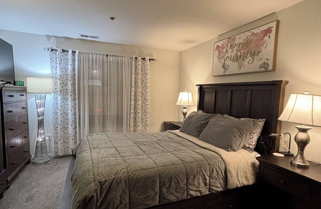 Charming 2-bedroom apartment with WiFi, AC in tranquil Woodbridge Township