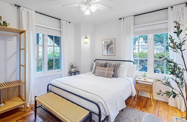 Charming 229-sq-ft studio near Stearns Wharf & 1 block to famed East Beach
