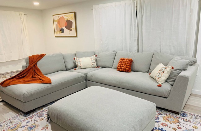 Charming 2Bd& 2 B, with 3 Queens beds in brilliant Seattle