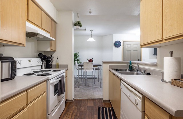 Charming 2BD/2BA Retreat in Covington – Your Perfect Getaway