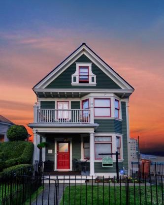 Charming 2BR 1901 Victorian Gem Apartment with AC