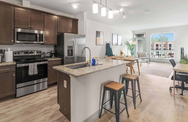 Charming 2BR/2BA | Gym & Pool