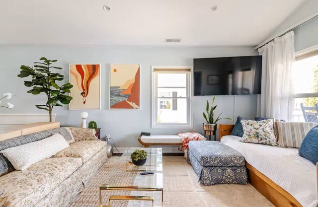 Charming 2BR, 2BA home in Belmont, steps from Stowe Manor and Downtown!