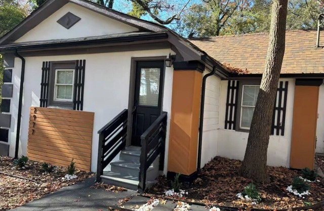 Charming 2BR Apartment – 10 Mins from ATL Airport, Perfect for Long-Term Stays!