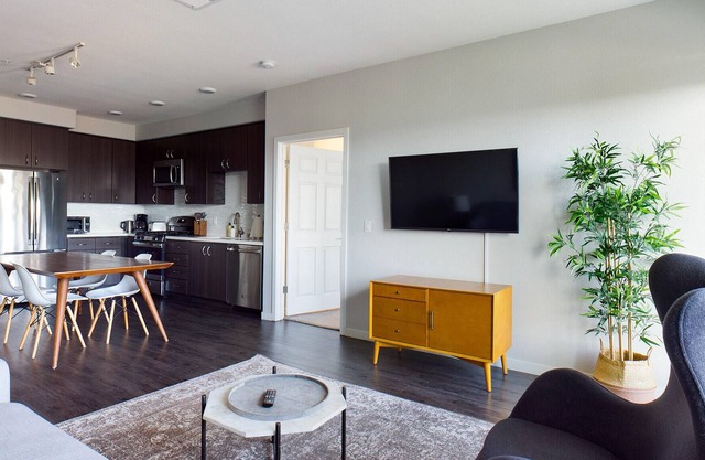 Charming 2BR Apartment in Campbell