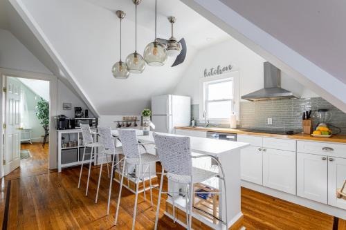 Charming 2BR Getaway with Modern Comforts