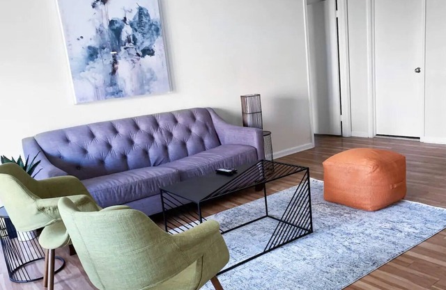 Charming 2BR in Crystal/Pentagon City- Metro/Mall