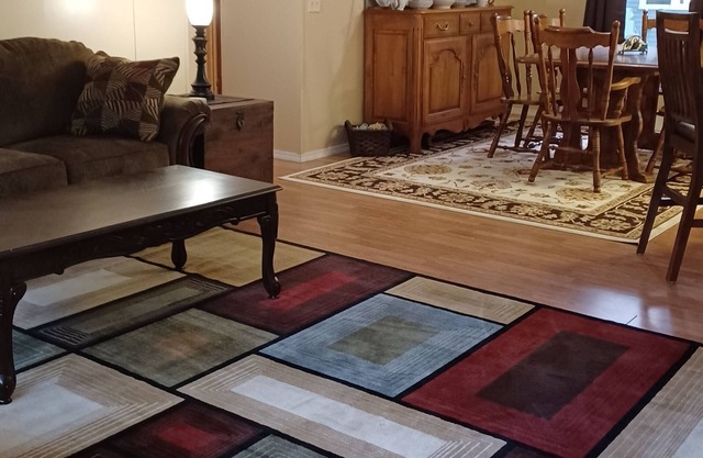 Charming 3-bed/2-Bath with WiFi, AC in Wawarsing. Your Home Away from Home!