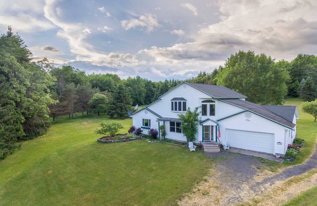 Charming 3-bedroom house in Burlington Flats, <20 Minutes to Cooperstown!