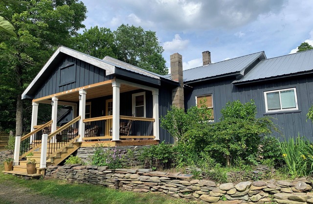 Charming 3-bedroom house with HUGE yard in Livingston Manor