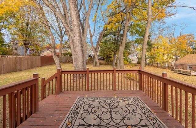 Charming 3-bedroom house in lovely West Hartford with WiFi