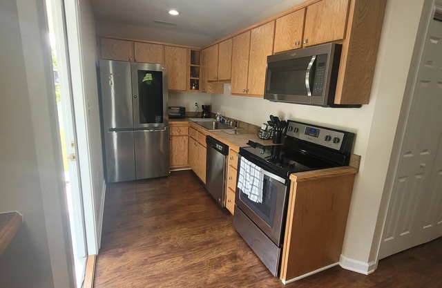 Charming 3 bedroom, 3 bathroom home just a few blocks from downtown Farmville!