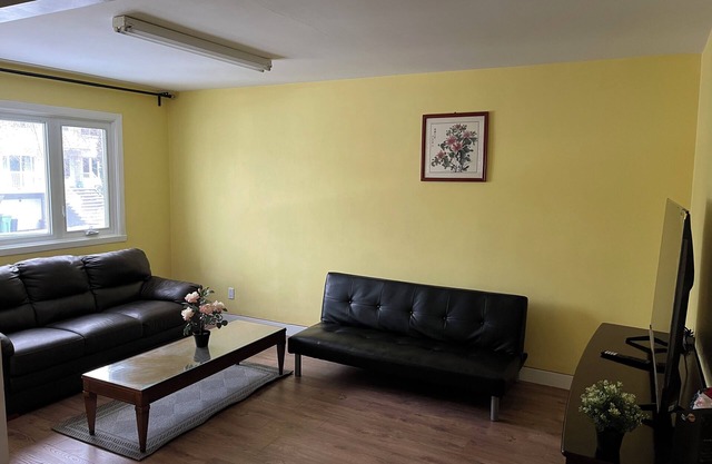 Charming 3-bedroom apartment with parking in peaceful Montréal