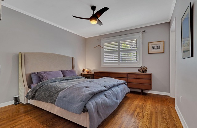 Charming 3-Bedroom Barrie House with patio & Backyard