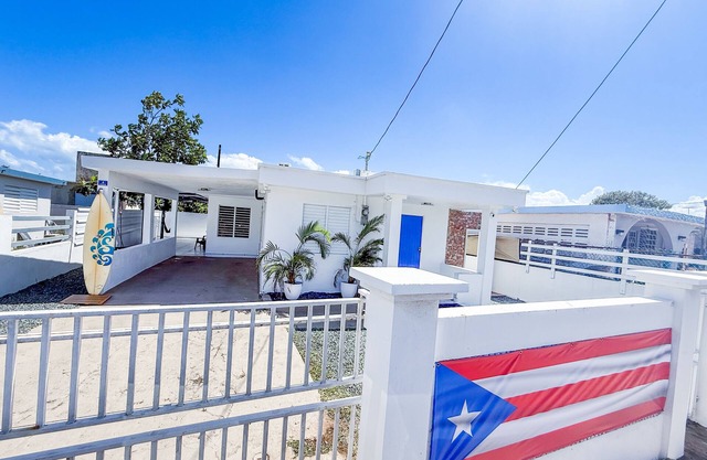 Charming 3-bedroom Beach House with AC and WiFi near Arecibo's best beaches.