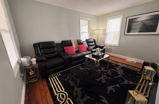 Charming 3-bedroom Beach House