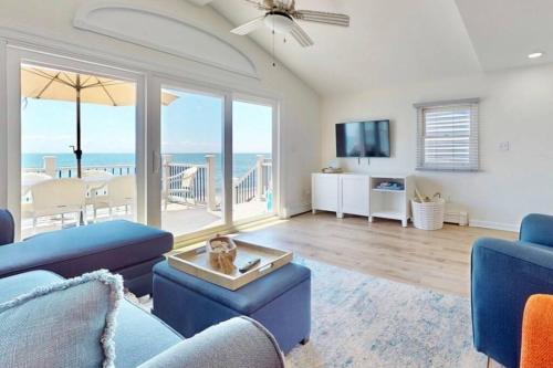 Charming 3 bedroom Beach Front Cottage