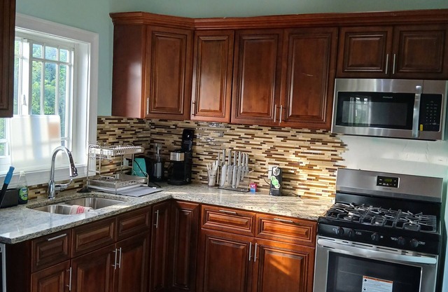 Charming 3-bedroom townhome with AC and WiFi in enchanting Eleuthera