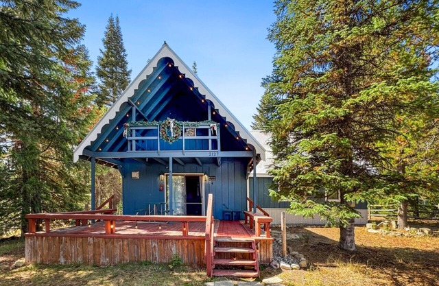 Charming 3-Bedroom Cabin Near Lake Cascade