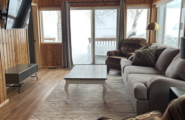 Charming 3-Bedroom Cabin with Lake Superior Bay Views and Direct Water Access!