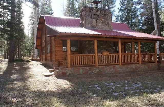 Charming 3 bedroom cabin in the White Mountains, Tal Wi Wi/Alpine with WIFI