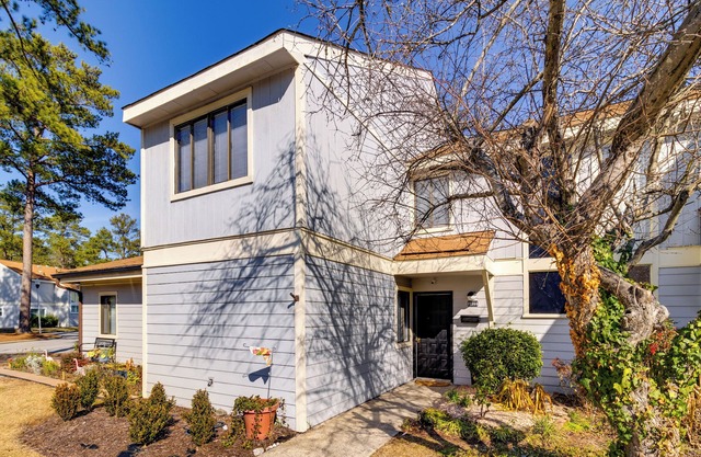 Charming 3-bedroom condo minutes away from Ft Jackson Army Training Base