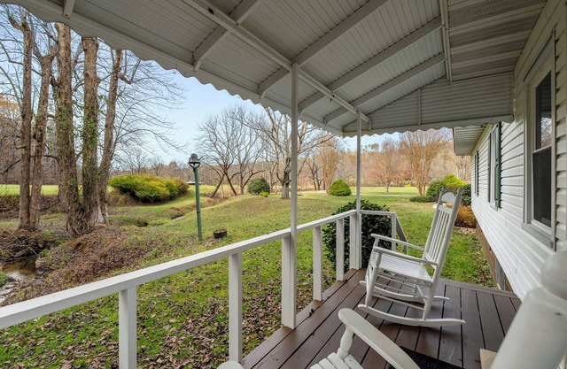 Charming 3 bedroom Cottage w/ private river access - near Lake Keowee & Jocassee