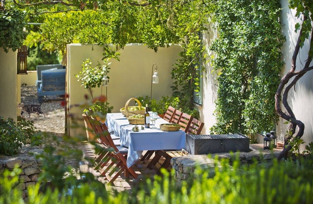 Charmantes Bauernhaus mit 3 Schlafzimmern und Pool im grünen Tal mit Blick auf Ronda