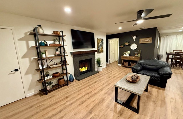 Charming 3-bedroom Georgetown house close to Square. Long term stays welcomed.