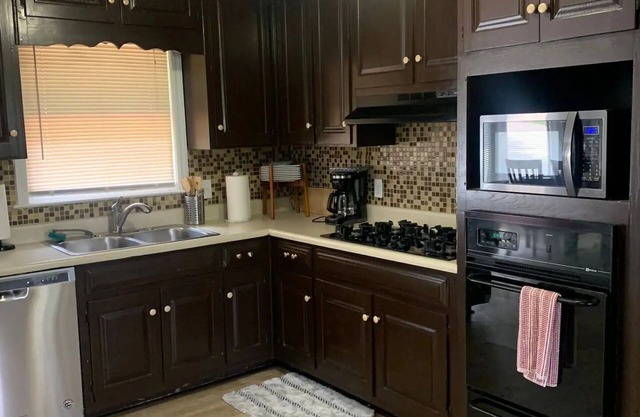 Charming 3-bedroom house with WiFi, AC in peaceful Alpharetta