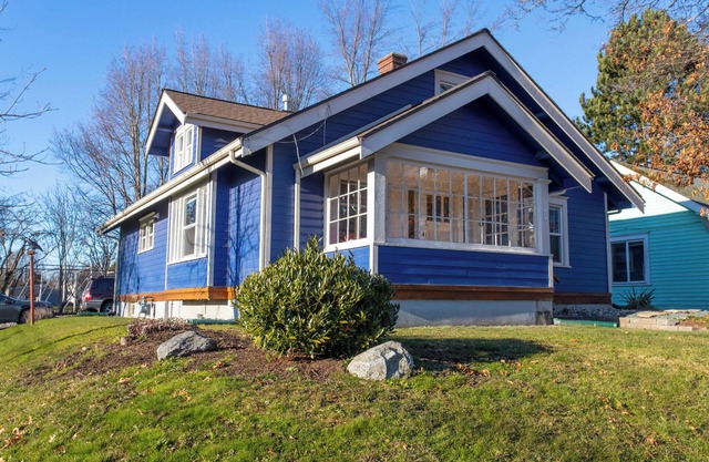 Charming 3-bedroom house in the lively heart of Bellingham, with high-speed WiFi