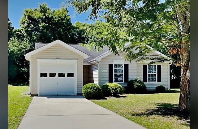Charming 3-bedroom house with AC, WiFi in Greensboro